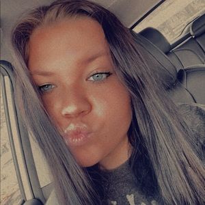 Meet your Posher, Lena